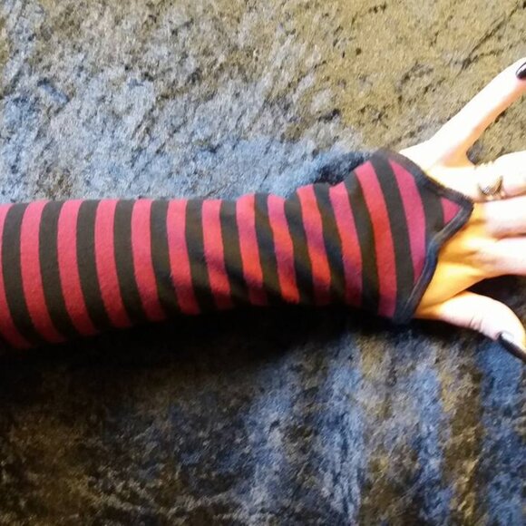 Gothic Lolita striped arm warmers - Picture 1 of 5